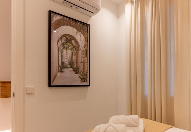 Apartment in Madrid - M (CPE205)Elegante y Acogedor Apartamento con Enca Apartment in Madrid - M (CPE205)Elegante y Acogedor Apartamento con Enca