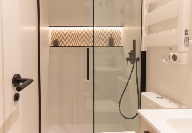 Apartment in Madrid - M (CPE205)Elegante y Acogedor Apartamento con Enca Apartment in Madrid - M (CPE205)Elegante y Acogedor Apartamento con Enca