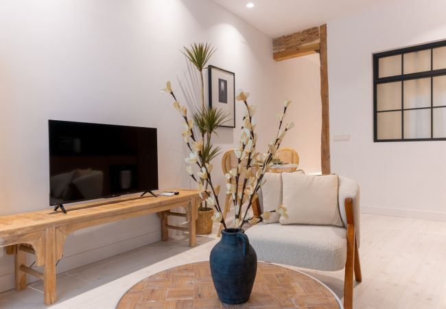 Apartment in Madrid - M (CPE205)Elegante y Acogedor Apartamento con Enca Apartment in Madrid - M (CPE205)Elegante y Acogedor Apartamento con Enca