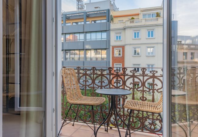 Apartment in Madrid - M (CPE205)Elegante y Acogedor Apartamento con Enca Apartment in Madrid - M (CPE205)Elegante y Acogedor Apartamento con Enca