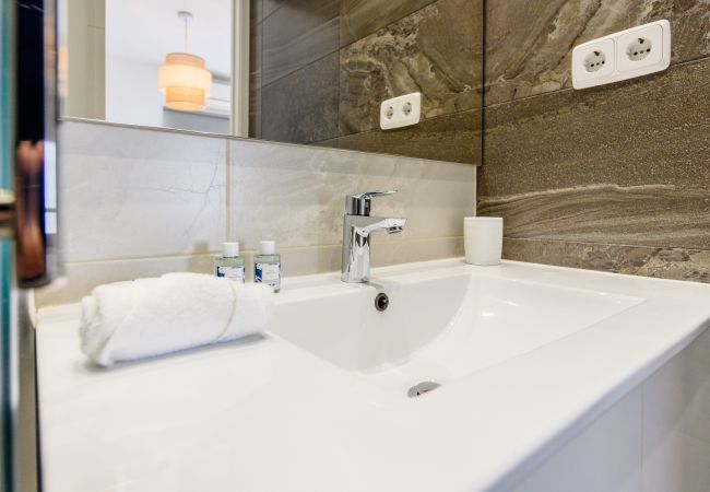 Apartment in Madrid - M (AAA498) Piso de 1dormitorio con Piscina cerca Apartment in Madrid - M (AAA498) Piso de 1dormitorio con Piscina cerca