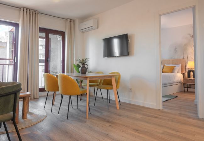 Apartment in Madrid - M (DHI17) Aria: Donde la Tranquilidad y el Diseñ Apartment in Madrid - M (DHI17) Aria: Donde la Tranquilidad y el Diseñ