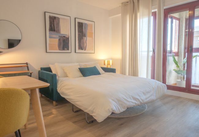 Apartment in Madrid - M (DHI17) Aria: Donde la Tranquilidad y el Diseñ Apartment in Madrid - M (DHI17) Aria: Donde la Tranquilidad y el Diseñ