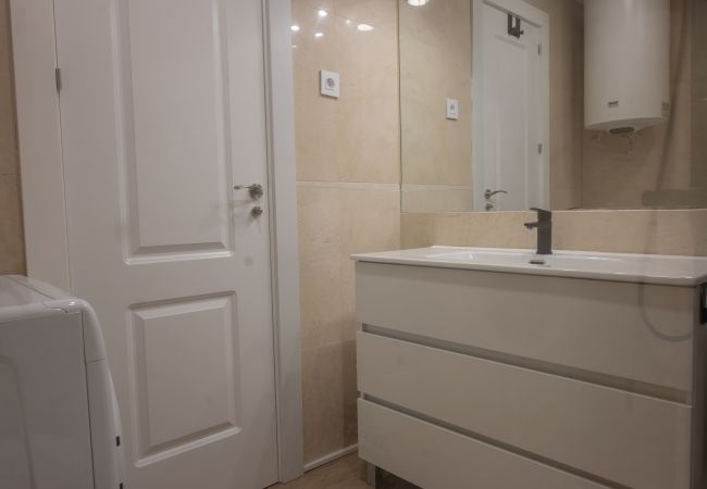 Apartment in Madrid - M (DHI17) Aria: Donde la Tranquilidad y el Diseñ Apartment in Madrid - M (DHI17) Aria: Donde la Tranquilidad y el Diseñ