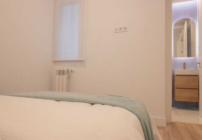 Apartment in Madrid - M (ASB195) Escápate al Encanto Urbano: Piso con Ba Apartment in Madrid - M (ASB195) Escápate al Encanto Urbano: Piso con Ba