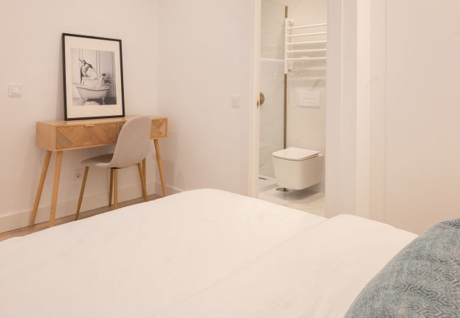 Apartment in Madrid - M (ASB195) Escápate al Encanto Urbano: Piso con Ba Apartment in Madrid - M (ASB195) Escápate al Encanto Urbano: Piso con Ba
