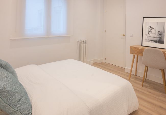 Apartment in Madrid - M (ASB195) Escápate al Encanto Urbano: Piso con Ba Apartment in Madrid - M (ASB195) Escápate al Encanto Urbano: Piso con Ba