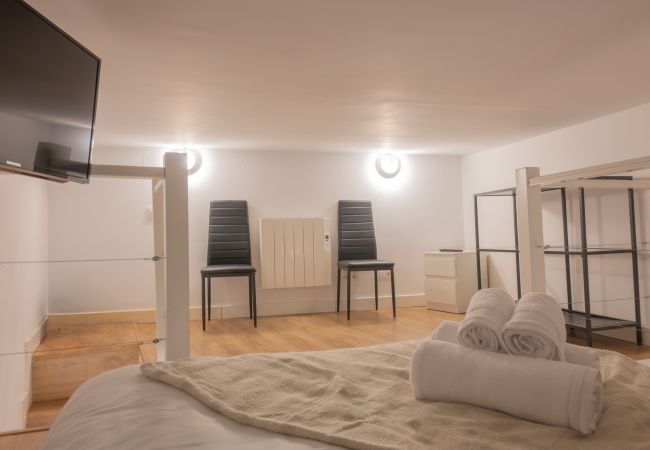 Apartment in Madrid - M (VAR120) Piso moderno y práctico en Chamberí Apartment in Madrid - M (VAR120) Piso moderno y práctico en Chamberí