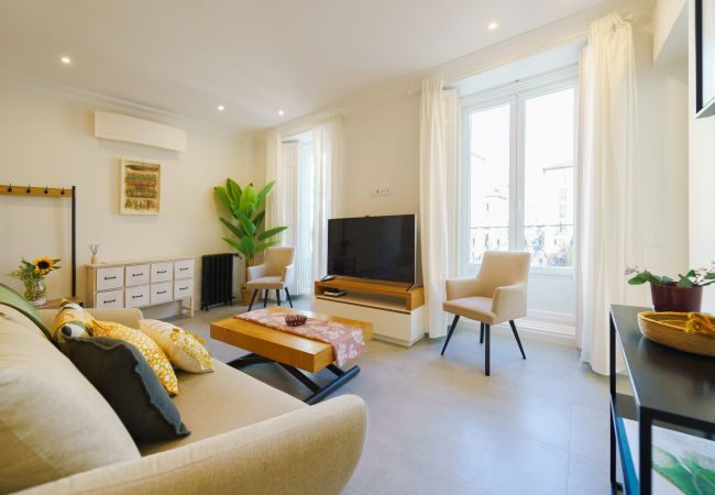  in Madrid - M (AFI332D)Exclusivo piso con balcones y vistas en