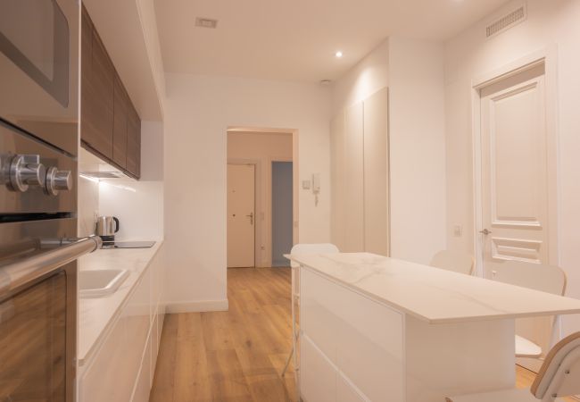 Apartment in Madrid - M (IBI385) Elegancia Urbana en el Corazón de Reti Apartment in Madrid - M (IBI385) Elegancia Urbana en el Corazón de Reti