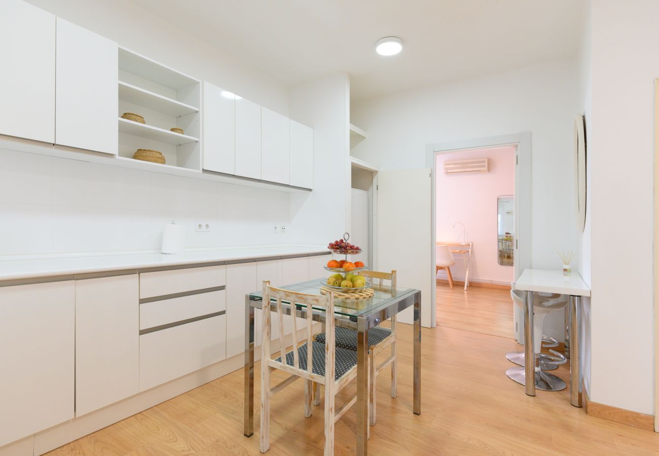 Apartment in Madrid - Charmartin 4 Towers: 2 bedrooms ideal for families and business travellers 