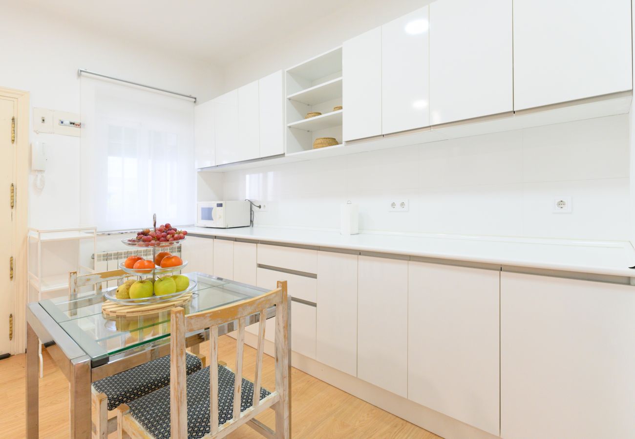 Apartment in Madrid - Charmartin 4 Towers: 2 bedrooms ideal for families and business travellers 