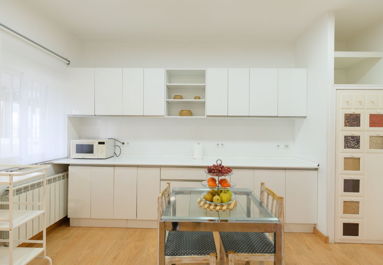 Apartment in Madrid - Charmartin 4 Towers: 2 bedrooms ideal for families and business travellers 