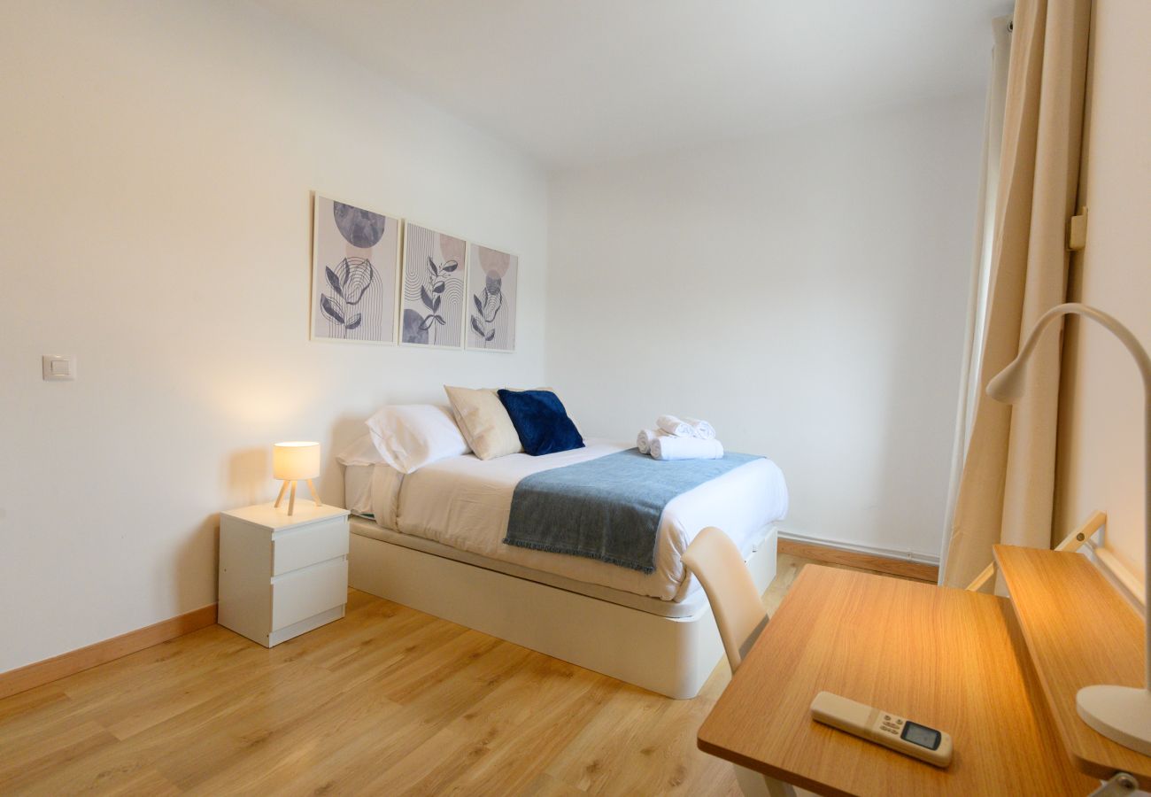 Apartment in Madrid - Charmartin 4 Towers: 2 bedrooms ideal for families and business travellers 