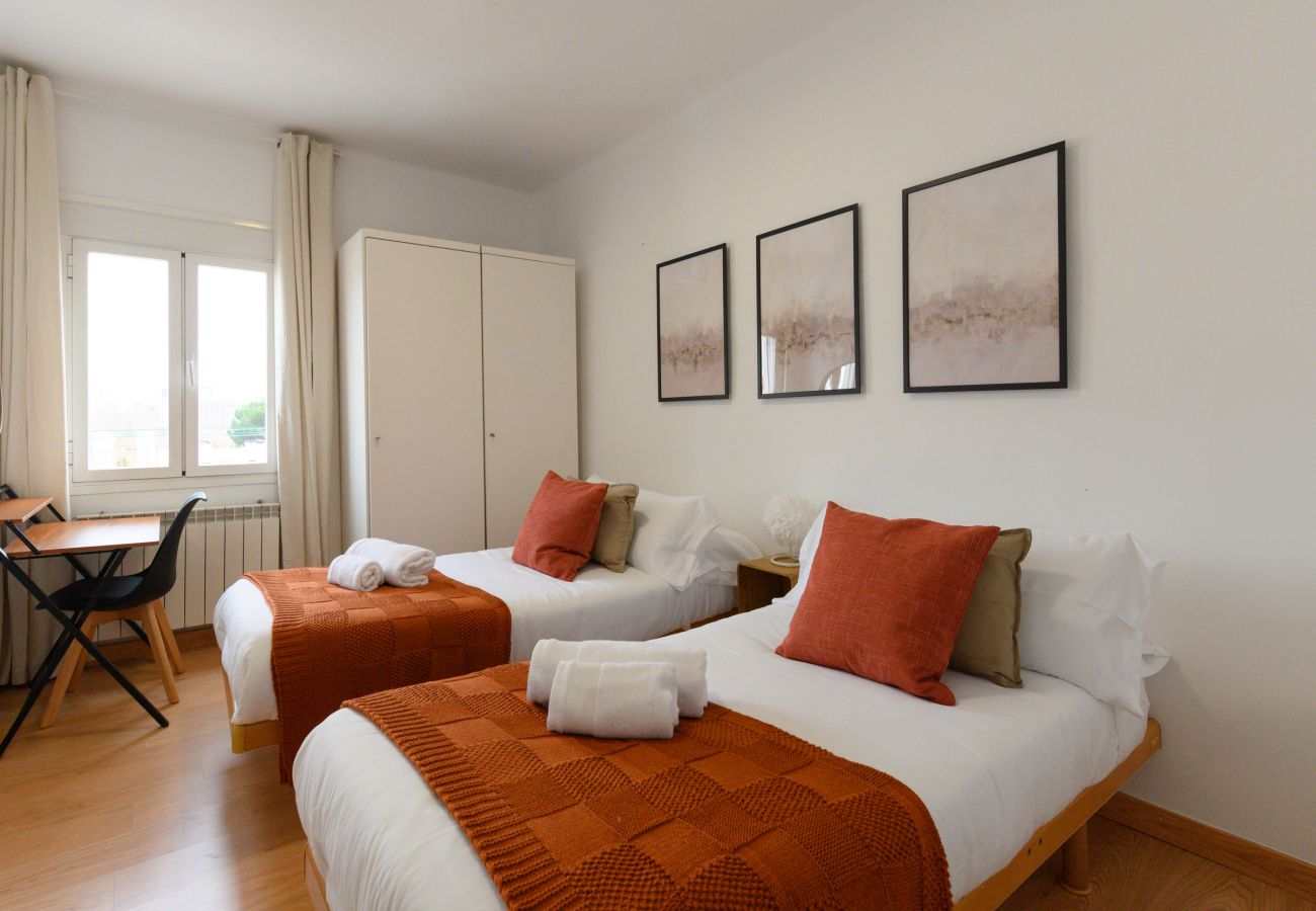 Apartment in Madrid - Charmartin 4 Towers: 2 bedrooms ideal for families and business travellers 