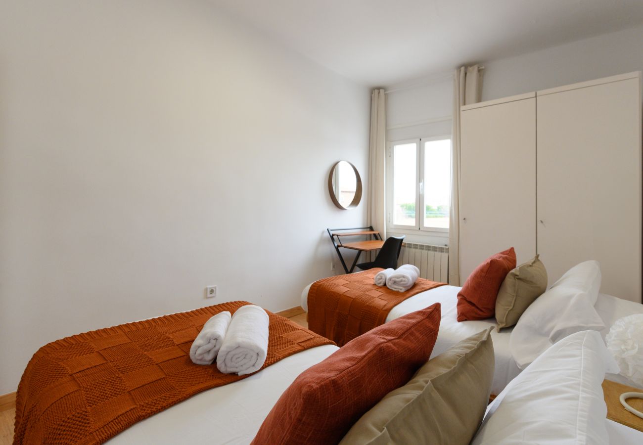 Apartment in Madrid - Charmartin 4 Towers: 2 bedrooms ideal for families and business travellers 