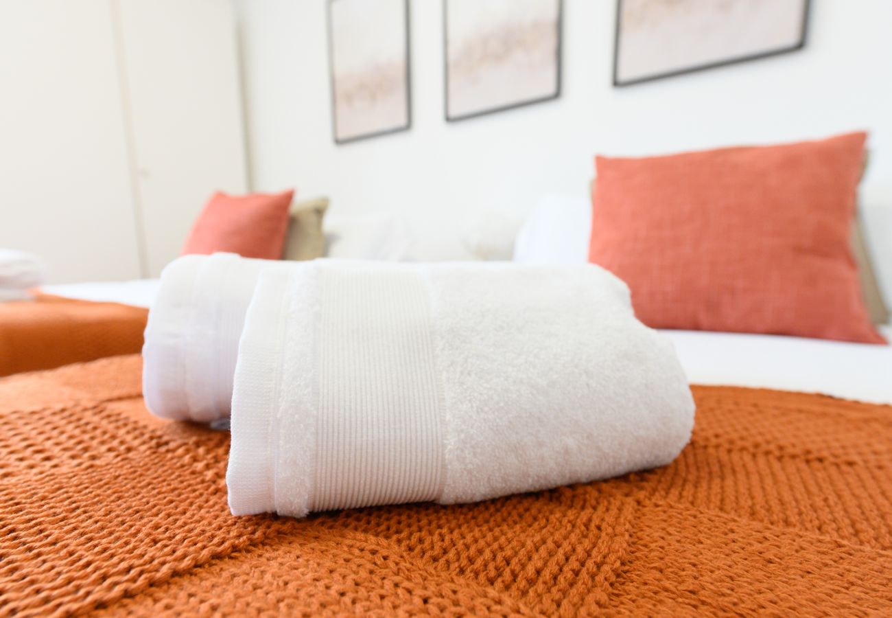 Apartment in Madrid - Charmartin 4 Towers: 2 bedrooms ideal for families and business travellers 