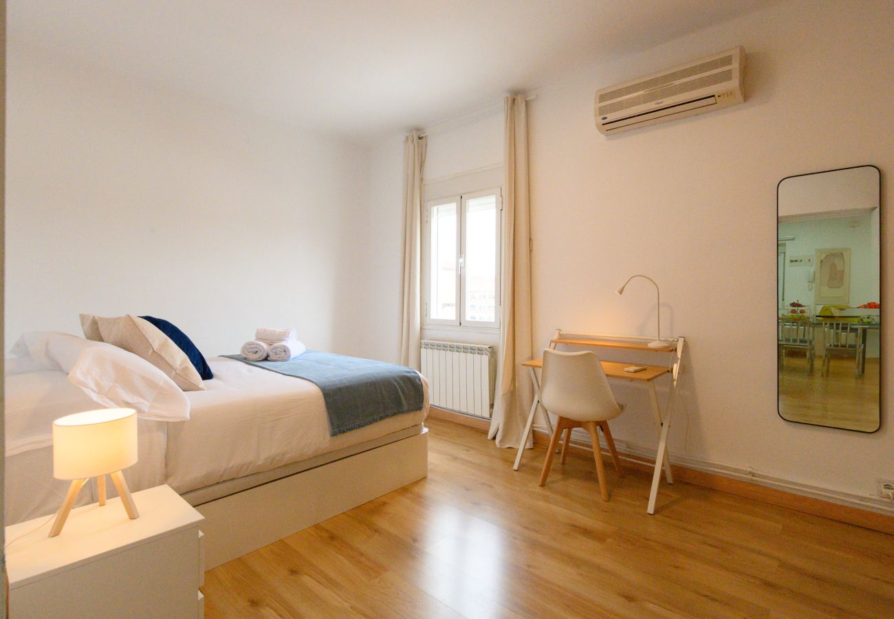 Apartment in Madrid - Charmartin 4 Towers: 2 bedrooms ideal for families and business travellers 