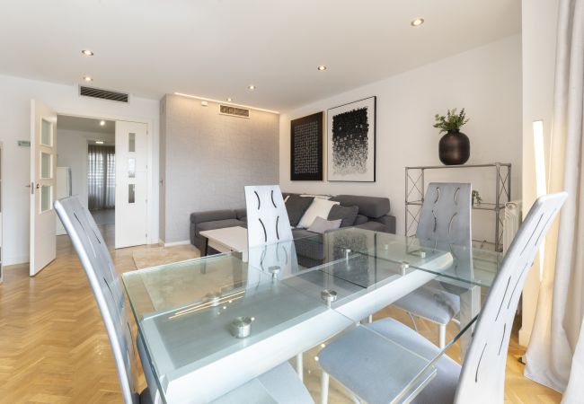 Apartment in Madrid - M (PDA653)Amplio piso de 3 dormitorios y 2 baños e Apartment in Madrid - M (PDA653)Amplio piso de 3 dormitorios y 2 baños e