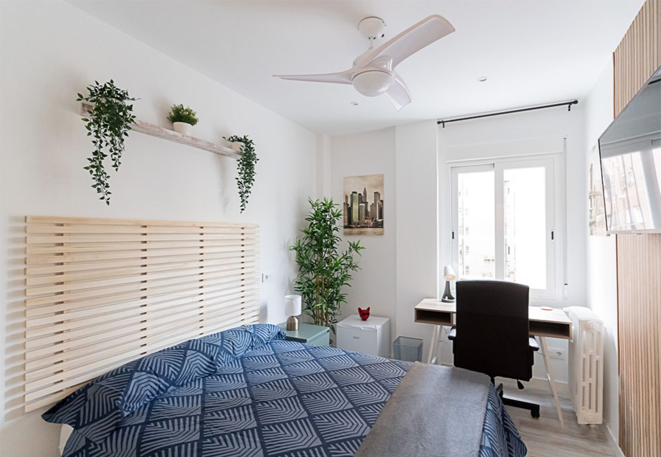 Rent by room in Madrid - M (MLE173)New York habitación con confort, comodid