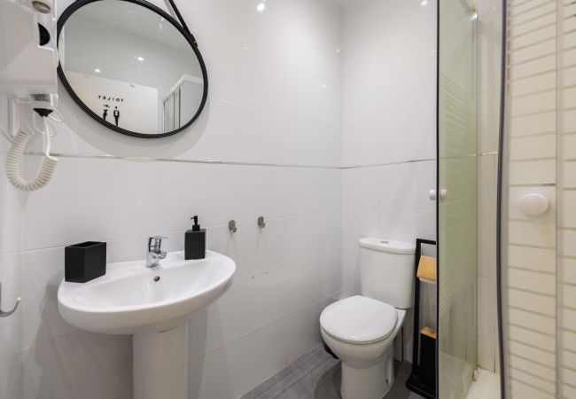 Rent by room in Madrid - M (SBE1011) Los Ángeles: habitación con comodidad  Rent by room in Madrid - M (SBE1011) Los Ángeles: habitación con comodidad