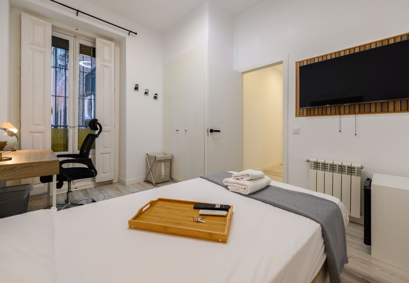Rent by room in Madrid - M (SBE107)Shanghái: habitación con comodidad y zon