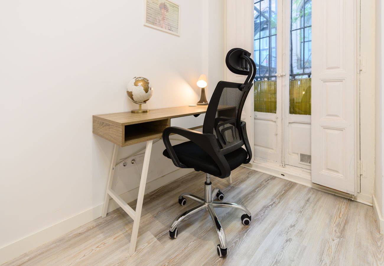 Rent by room in Madrid - M (SBE107)Shanghái: habitación con comodidad y zon