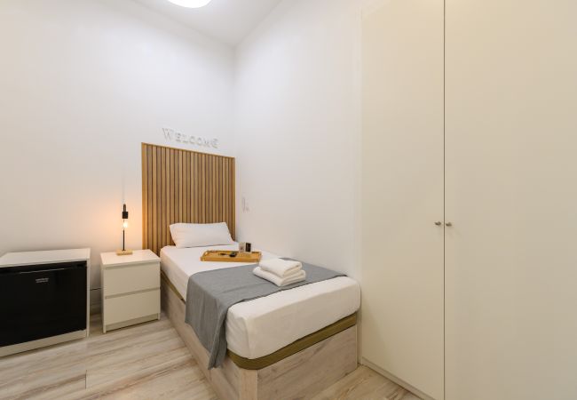 Rent by room in Madrid - M (SBE1019)Singapur: habitación con comodidad y zo Rent by room in Madrid - M (SBE1019)Singapur: habitación con comodidad y zo