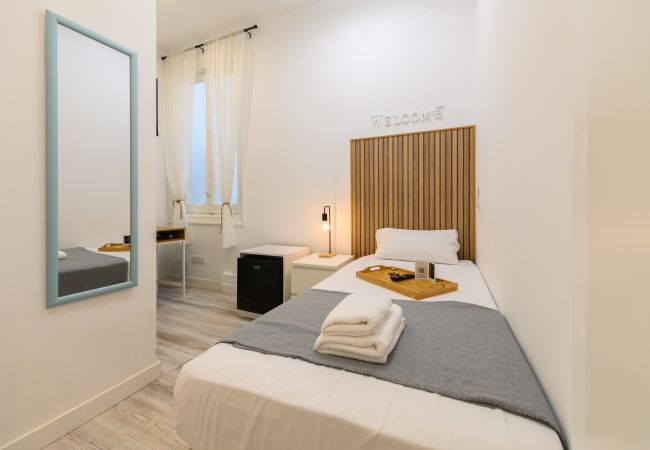  in Madrid - M (SBE109)Singapur: habitación con comodidad y zon