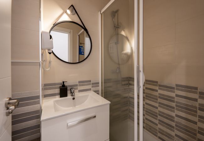 Rent by room in Madrid - M (SBE1010) Berlín: habitación con comodidad y zo Rent by room in Madrid - M (SBE1010) Berlín: habitación con comodidad y zo