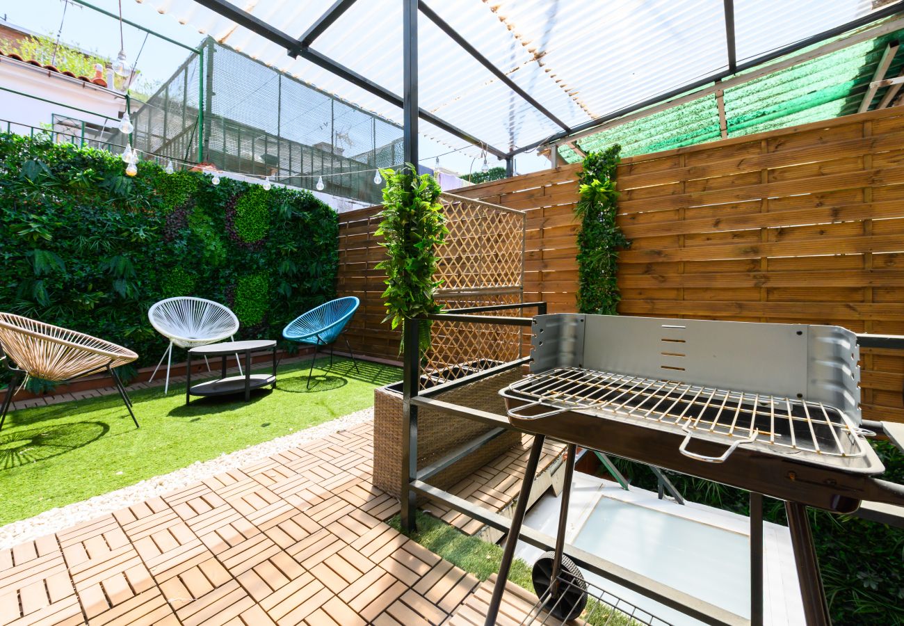 Rent by room in Madrid - M (HDB1204)La Paz: Habitación con confort y esenc