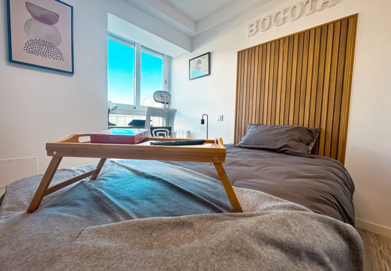 Rent by room in Madrid - M (VDE611)Bogota: Un nuevo estilo de vida en Madri