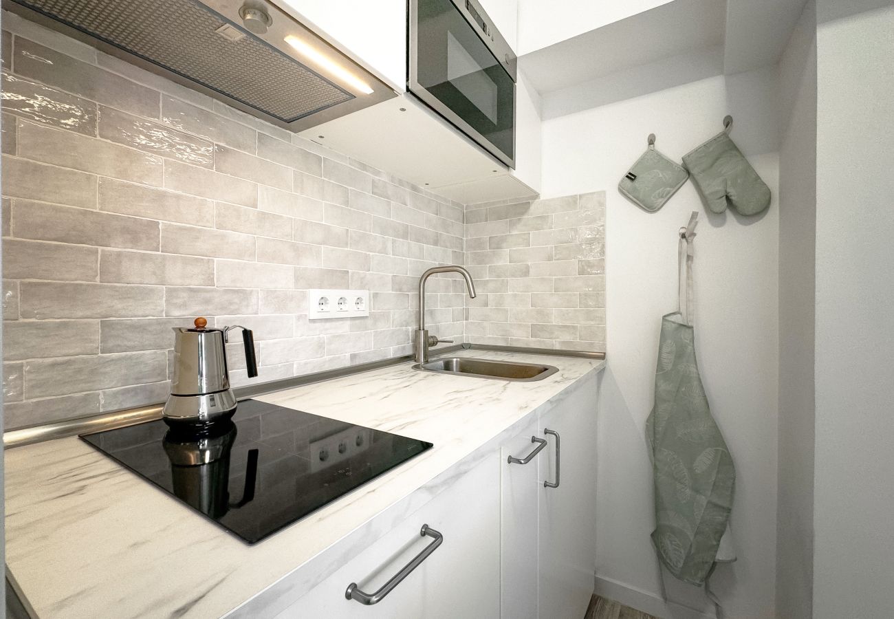 Rent by room in Madrid - M (VDE611)Bogota: Un nuevo estilo de vida en Madri