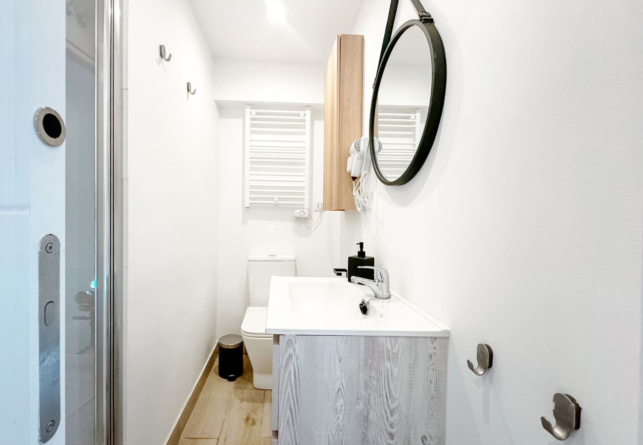Rent by room in Madrid - M (VDE611)Bogota: Un nuevo estilo de vida en Madri