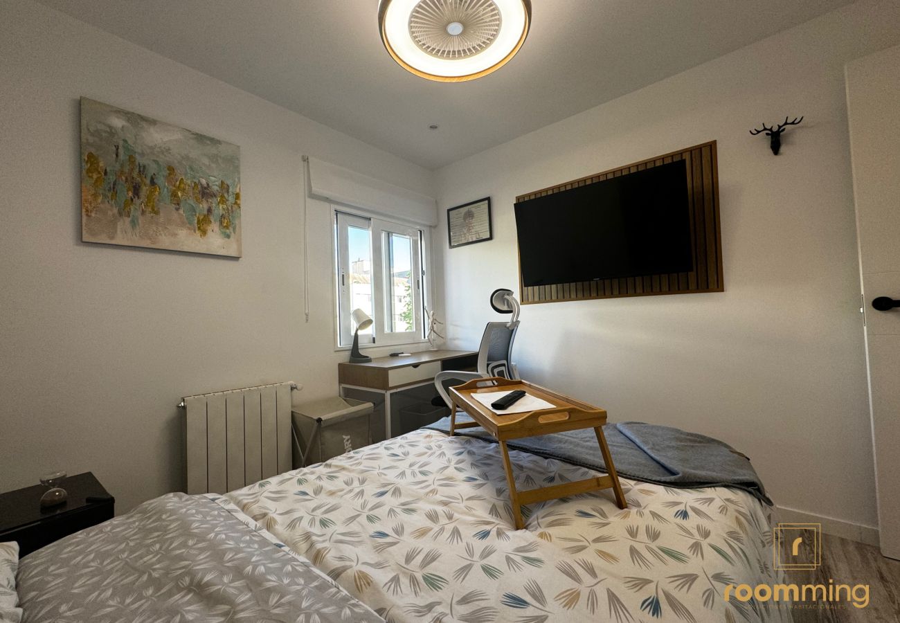 Rent by room in Madrid - M (VDE612)Lima: habitación perfecta para vivir y c