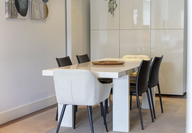 Apartment in Madrid - M (BAS159)Dúplex de 3 Dormitorios – Amplio, Lumino Apartment in Madrid - M (BAS159)Dúplex de 3 Dormitorios – Amplio, Lumino