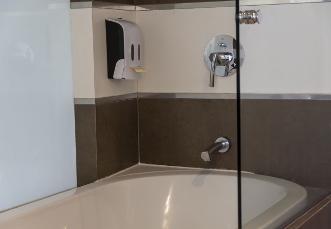 Apartment in Madrid - M (BAS159)Dúplex de 3 Dormitorios – Amplio, Lumino Apartment in Madrid - M (BAS159)Dúplex de 3 Dormitorios – Amplio, Lumino