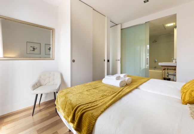Apartment in Madrid - M (BAS159)Dúplex de 3 Dormitorios – Amplio, Lumino Apartment in Madrid - M (BAS159)Dúplex de 3 Dormitorios – Amplio, Lumino