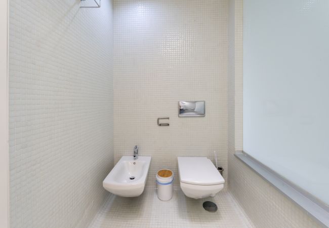 Apartment in Madrid - M (BAS159)Dúplex de 3 Dormitorios – Amplio, Lumino Apartment in Madrid - M (BAS159)Dúplex de 3 Dormitorios – Amplio, Lumino