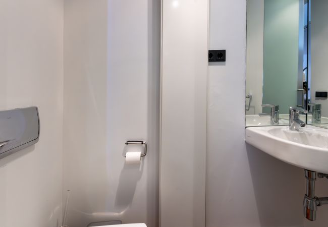 Apartment in Madrid - M (BAS159)Dúplex de 3 Dormitorios – Amplio, Lumino Apartment in Madrid - M (BAS159)Dúplex de 3 Dormitorios – Amplio, Lumino