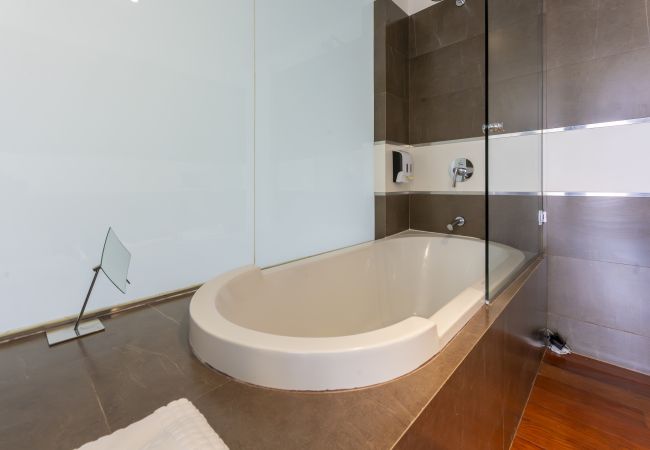 Apartment in Madrid - M (BAS159)Dúplex de 3 Dormitorios – Amplio, Lumino Apartment in Madrid - M (BAS159)Dúplex de 3 Dormitorios – Amplio, Lumino