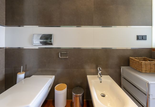 Apartment in Madrid - M (BAS159)Dúplex de 3 Dormitorios – Amplio, Lumino Apartment in Madrid - M (BAS159)Dúplex de 3 Dormitorios – Amplio, Lumino