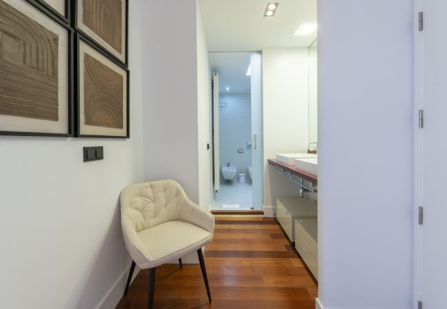 Apartment in Madrid - M (BAS159)Dúplex de 3 Dormitorios – Amplio, Lumino Apartment in Madrid - M (BAS159)Dúplex de 3 Dormitorios – Amplio, Lumino