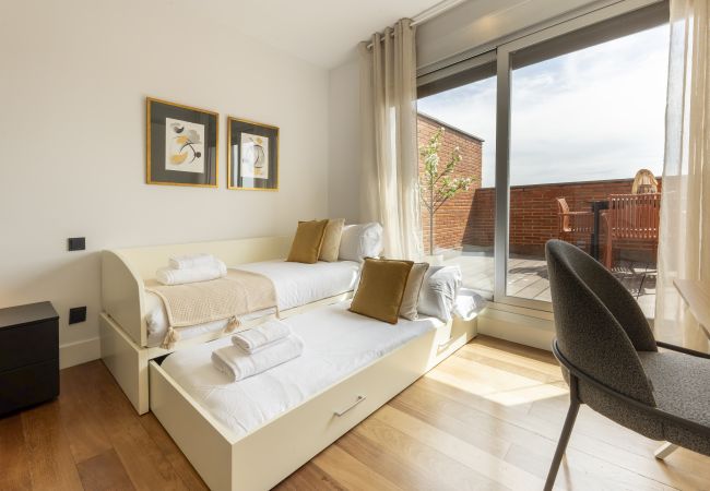 Apartment in Madrid - M (BAS159)Dúplex de 3 Dormitorios – Amplio, Lumino Apartment in Madrid - M (BAS159)Dúplex de 3 Dormitorios – Amplio, Lumino
