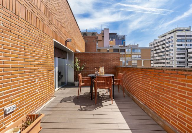 Apartment in Madrid - M (BAS159)Dúplex de 3 Dormitorios – Amplio, Lumino Apartment in Madrid - M (BAS159)Dúplex de 3 Dormitorios – Amplio, Lumino