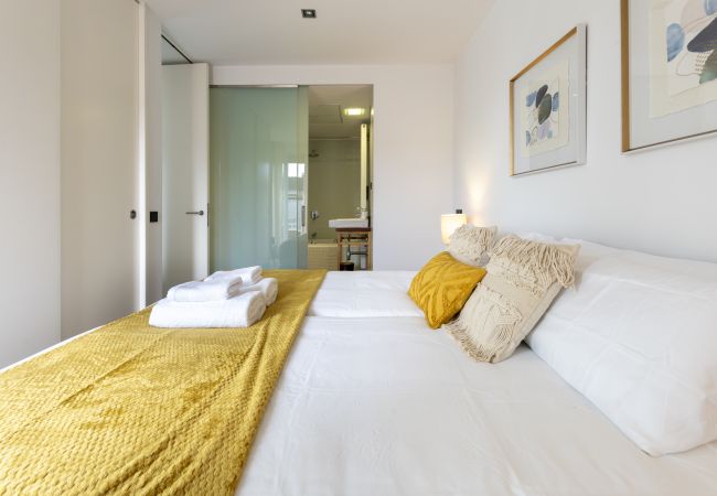 Apartment in Madrid - M (BAS159)Dúplex de 3 Dormitorios – Amplio, Lumino Apartment in Madrid - M (BAS159)Dúplex de 3 Dormitorios – Amplio, Lumino
