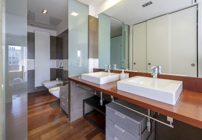 Apartment in Madrid - M (BAS159)Dúplex de 3 Dormitorios – Amplio, Lumino Apartment in Madrid - M (BAS159)Dúplex de 3 Dormitorios – Amplio, Lumino
