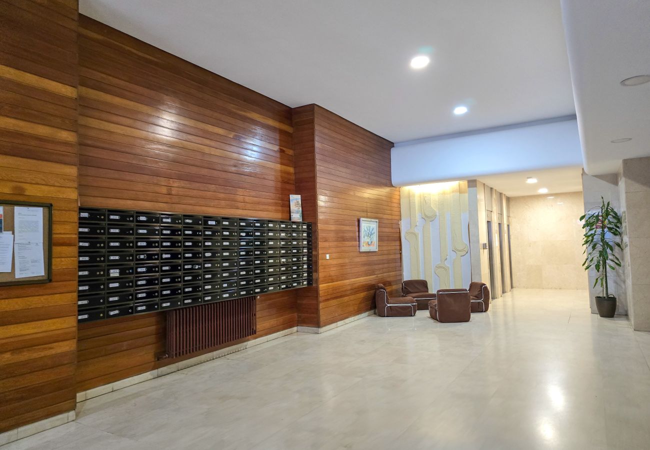 Apartment in Madrid - M (ORE18)Piso de 1 dormitorio con terraza-Alquiler