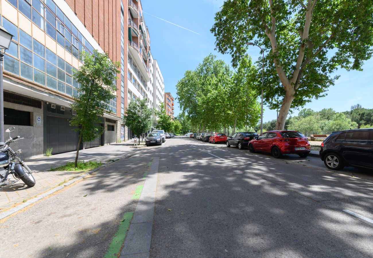 Studio in Madrid - M (ANI144C) Estudio con balcón – Todo lo que nece