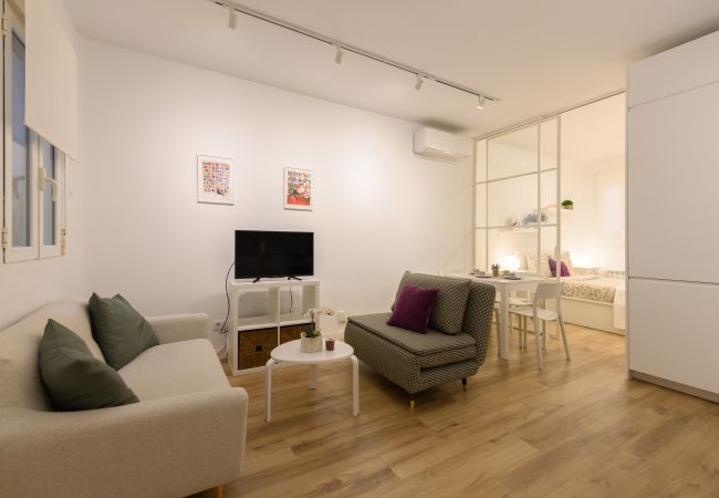Apartment in Madrid - M (GDO41)Piso de 1 dormitorio en el Centro de Mad Apartment in Madrid - M (GDO41)Piso de 1 dormitorio en el Centro de Mad